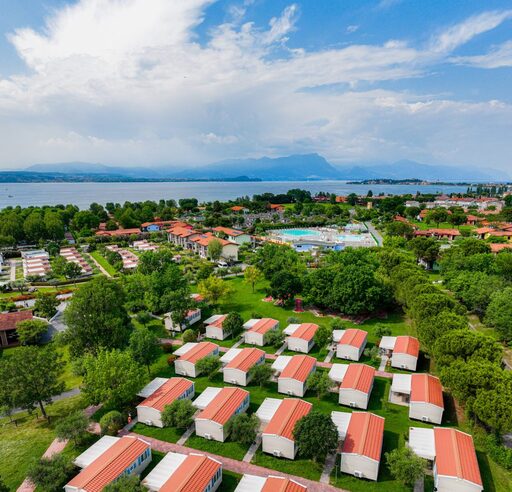 Garda Village sostenibile: l’impegno ambientale di La Castellana Garda Village sostenibile: l’impegno ambientale di La Castellana
